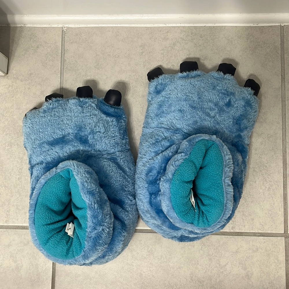 DISNEY STITCH SLIPPERS